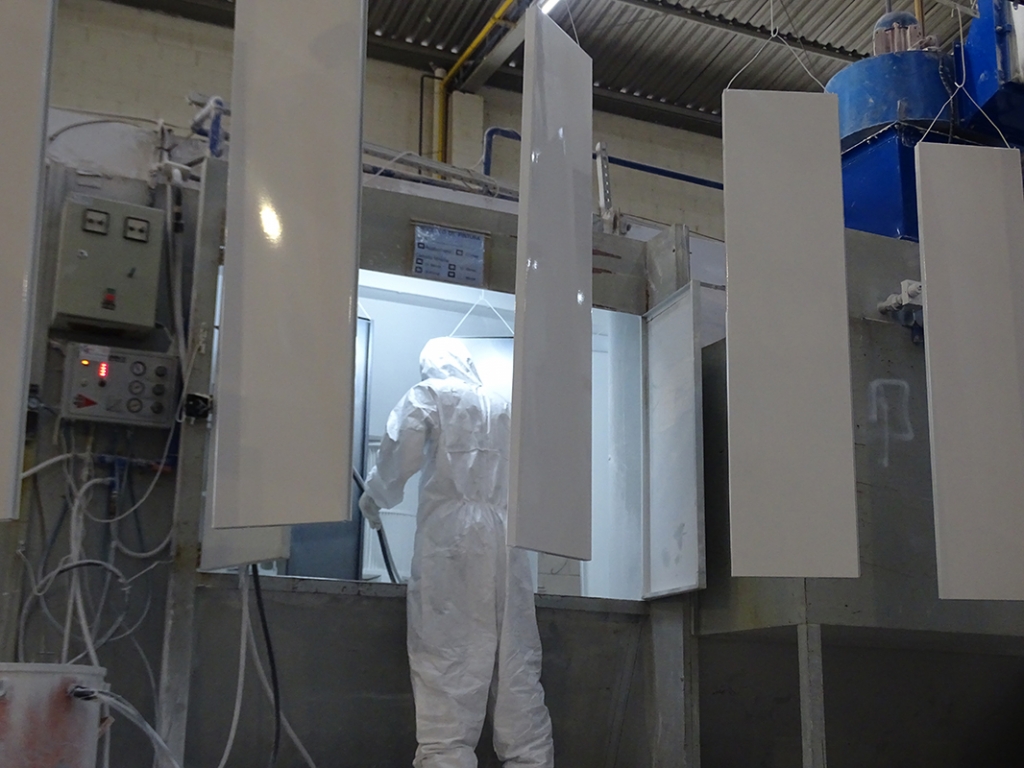 Processos pintura eletrostática a pó | segmento automotivo e industrial.